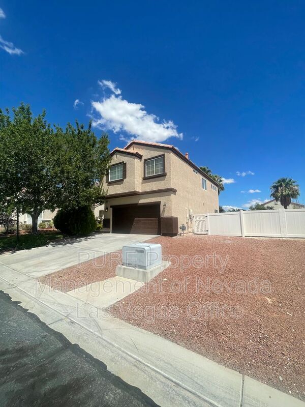 Primary Photo - 6712 Petrified Forest St