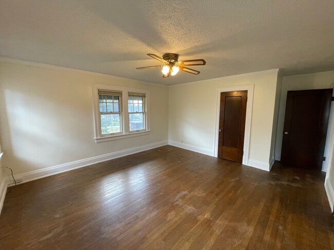 Foto del edificio - 2281 E Market St