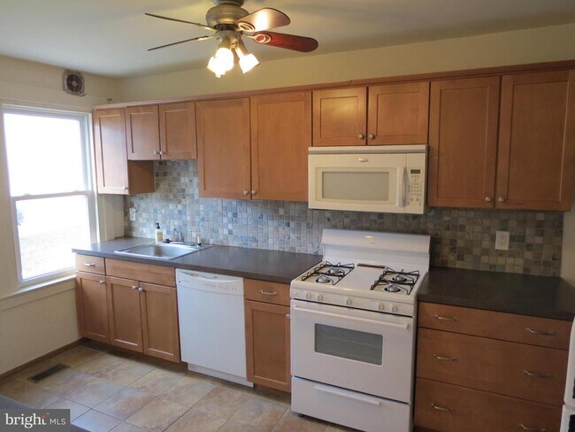 Foto del edificio - 240 Pensdale St