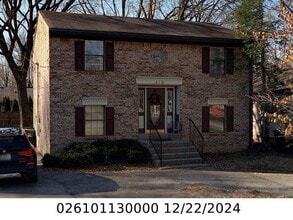 Building Photo - 418 Lyndon Ln