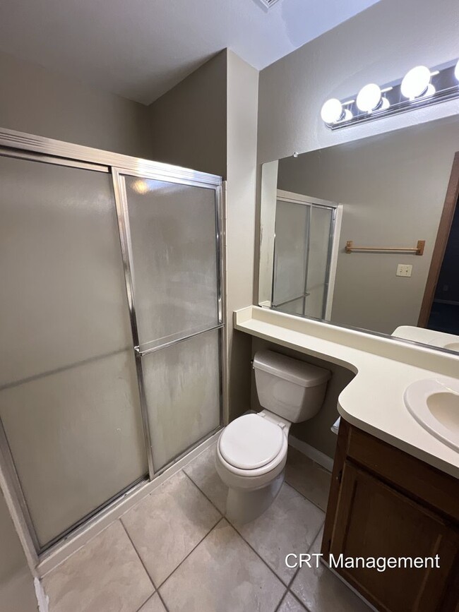 Building Photo - Beautifully Renovated 3-bedroom 2 Bathroom...