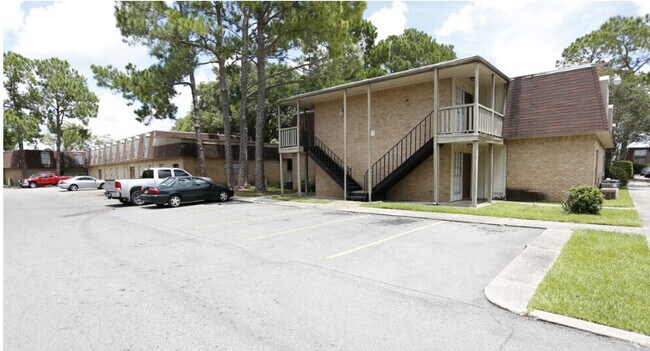 Foto del edificio - Broadmoor Plantation Apartments