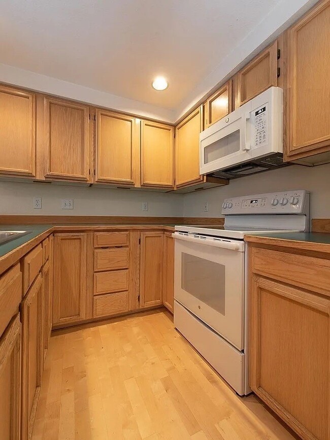 Building Photo - 7250 Old Redmond Rd