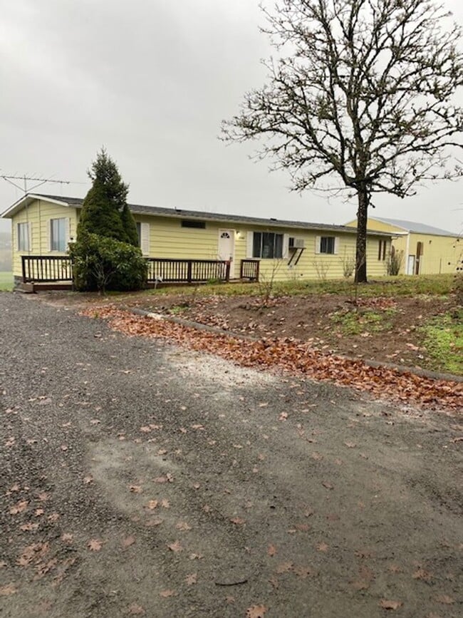 Building Photo - 21380 NW Goodrich Rd