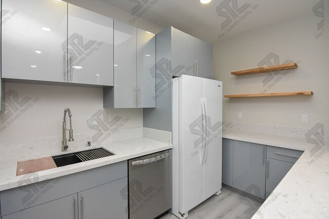 Building Photo - 1236