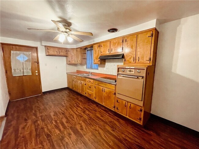 Foto del edificio - 528 Cypress Alley