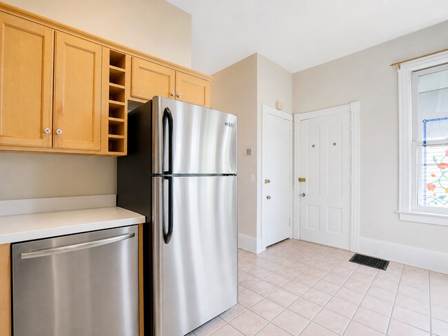 Foto del edificio - 2556 Dupont Ave S