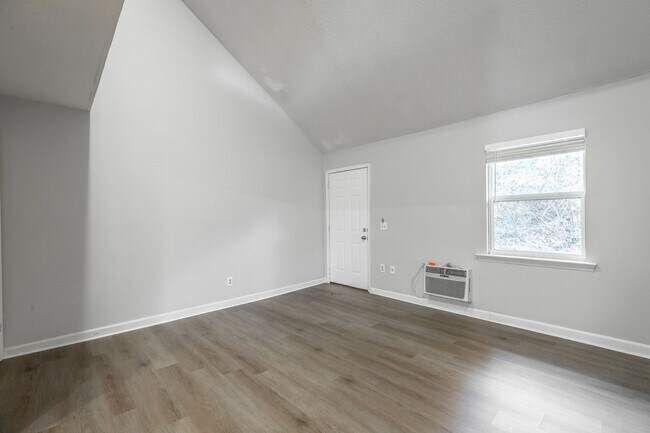 Foto del edificio - 4499 Delashmitt Rd