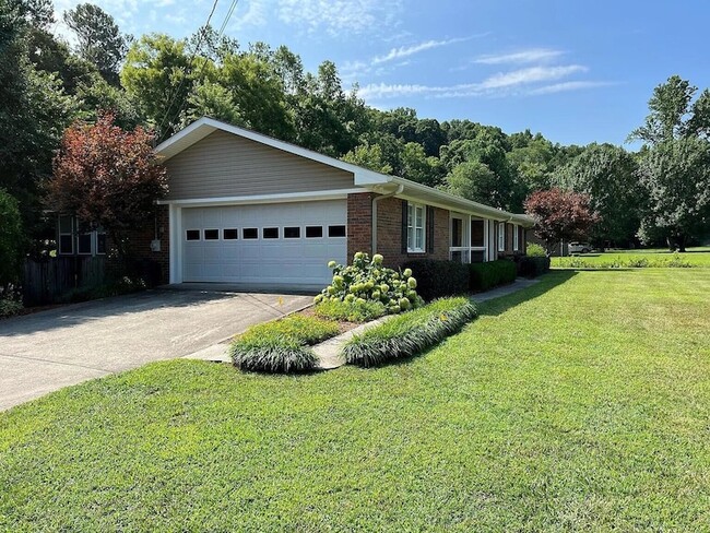 Building Photo - 2311 Dug Gap Rd