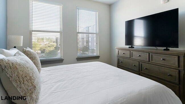 Building Photo - 300 Enclave Dr