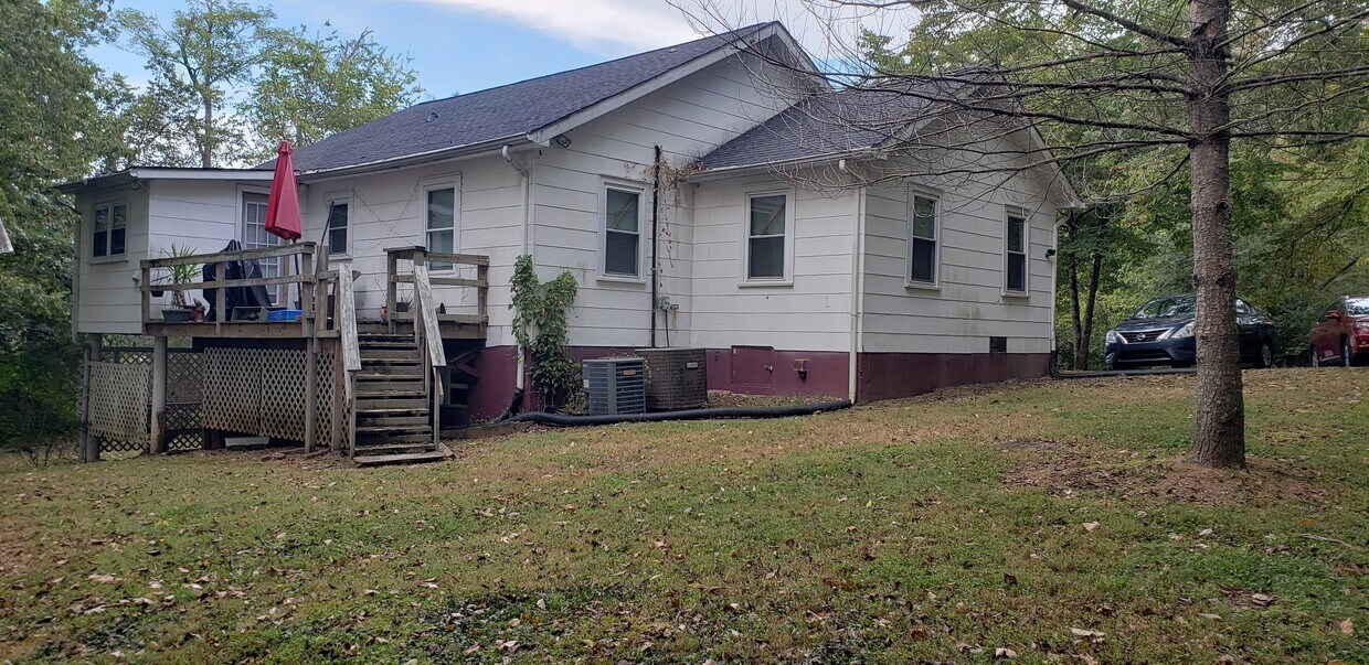 Building Photo - 434 Circle Dr