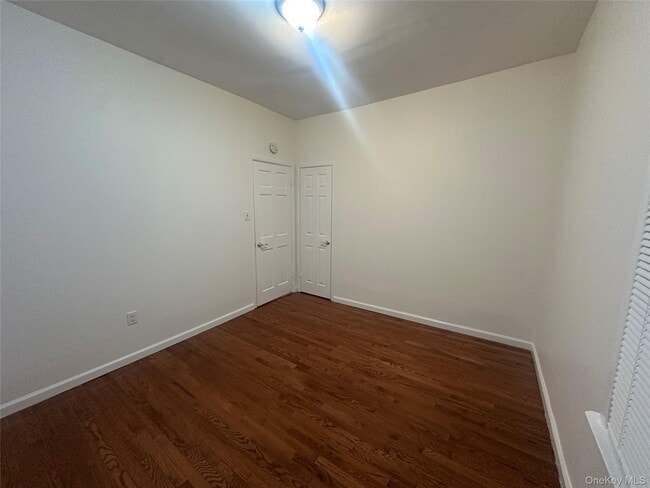 Building Photo - 32-27 42nd St