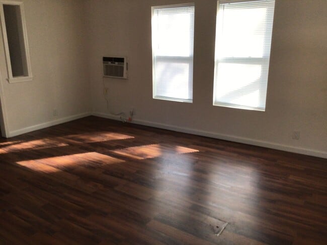Foto del edificio - 3  bedroom 2 bath Mobile Home with a  Larg...