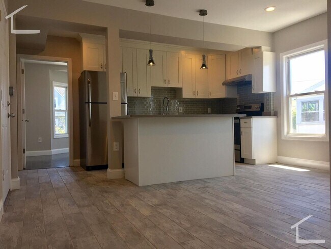Building Photo - HOT ALLSTON LISTING!!!!