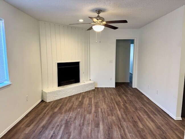 Foto del edificio - Very nice updated 2 bedroom / 2 bath Duplex in Edmond.