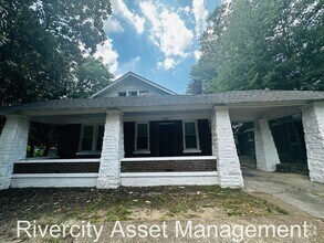 Building Photo - 2093 Lamar Ave