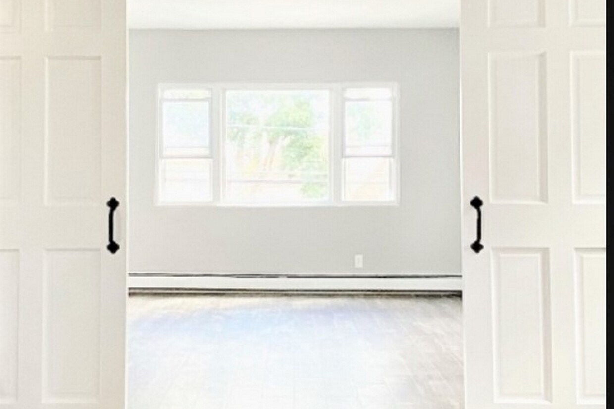 Foto principal - 398-400 E 35th St