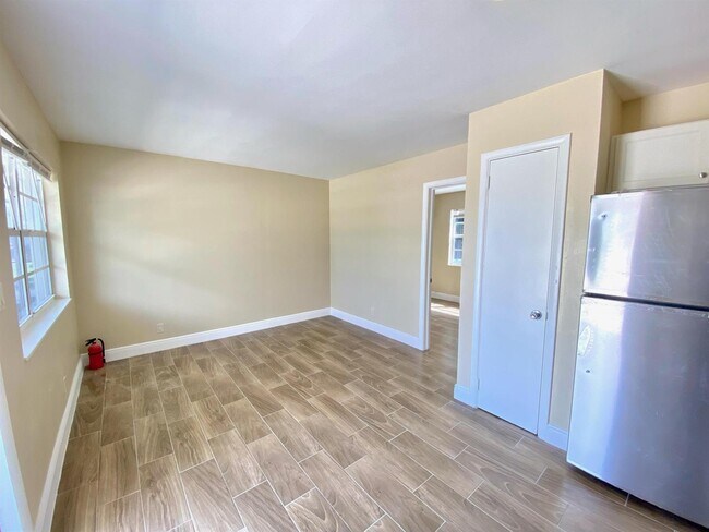 Foto del edificio - 4304 Greenwood Ave