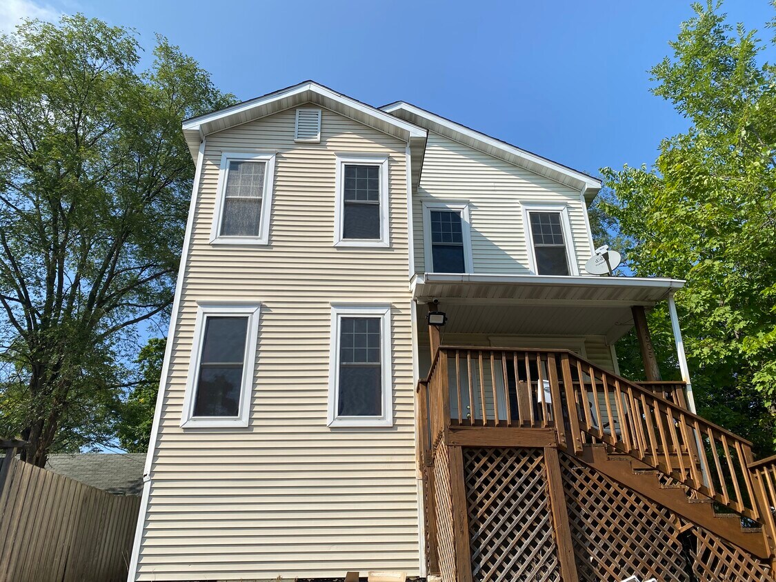 1005 4th St E, Saint Paul, MN 55106 House Rental in Saint Paul, MN