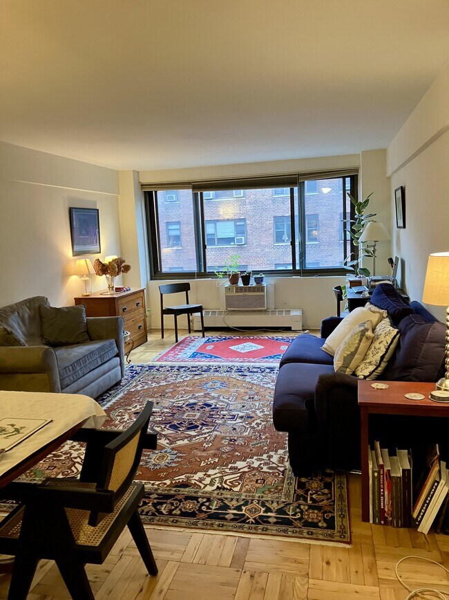 Foto del edificio - 425 E 63rd St