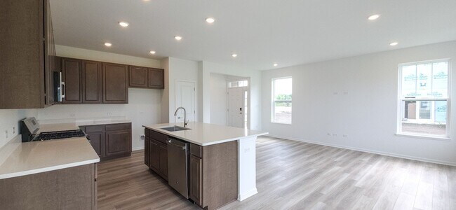 Building Photo - 8301 Kannon Dr
