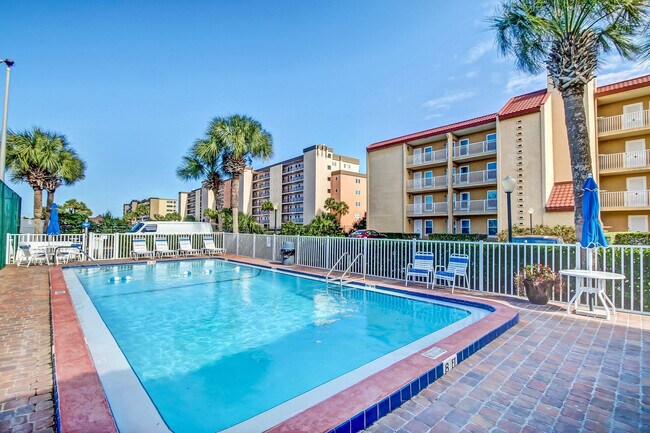 Foto del edificio - 3420 S Fletcher Ave