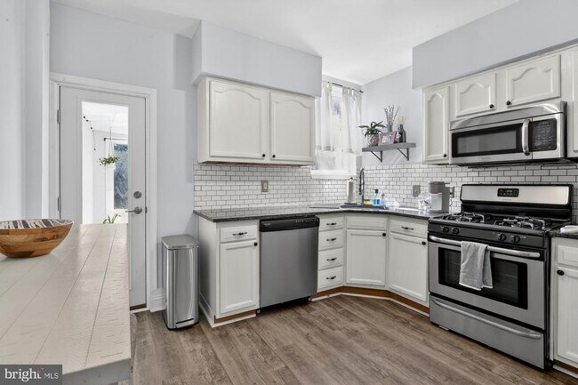 Foto del edificio - 2440 E Gordon St