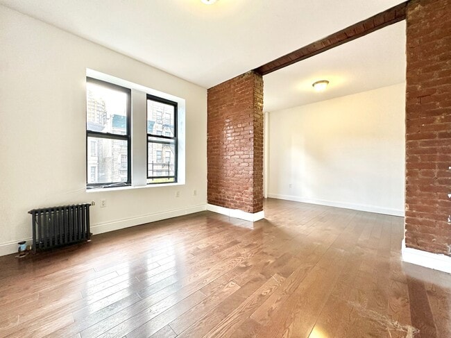 Building Photo - 3139 Broadway