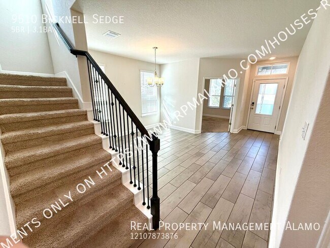 Foto del edificio - 9510 Bicknell Sedge