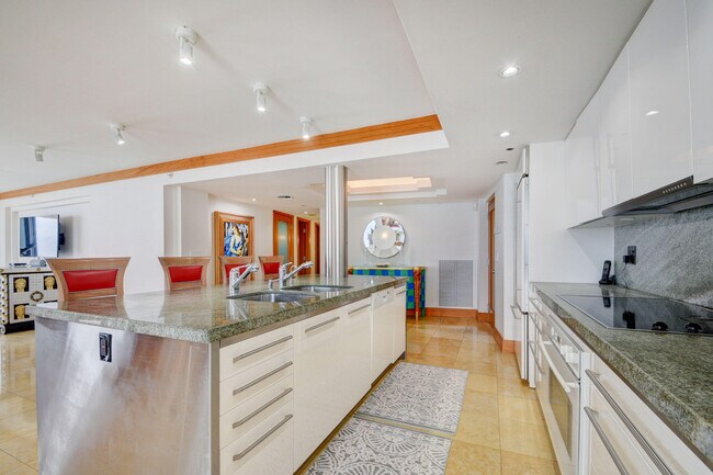 Building Photo - 3400 S Ocean Blvd