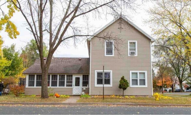 Building Photo - 505 2nd St N