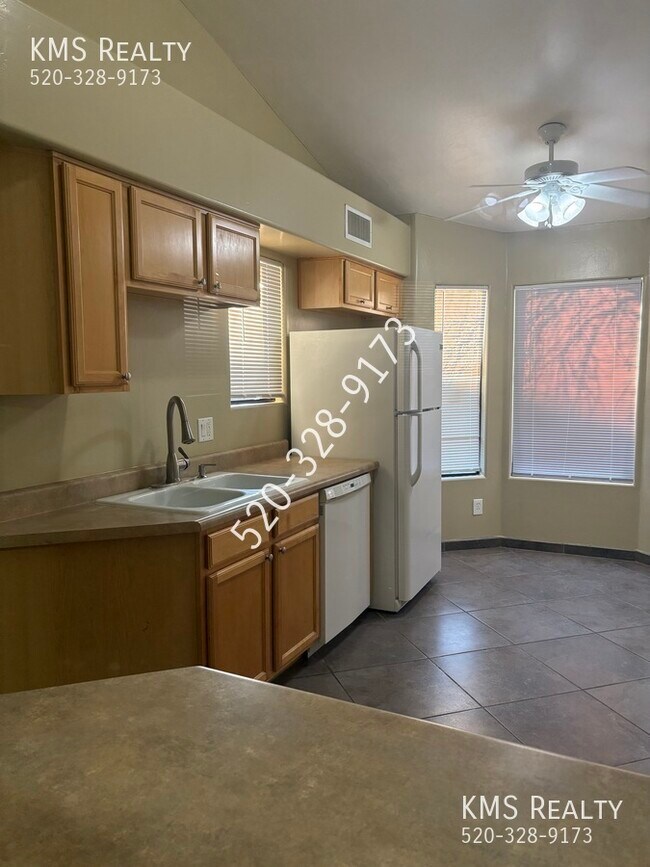 Building Photo - 2515 S Timberline Ave