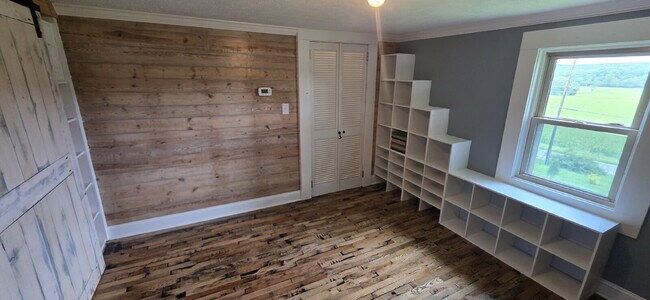 Foto del edificio - Cute 2 bedroom/ 1.5 bath single family home for rent in a quiet country setting but minutes from ...