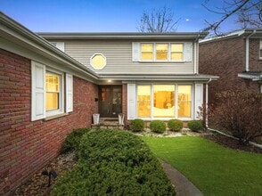 Building Photo - 5238 Pratt Ave