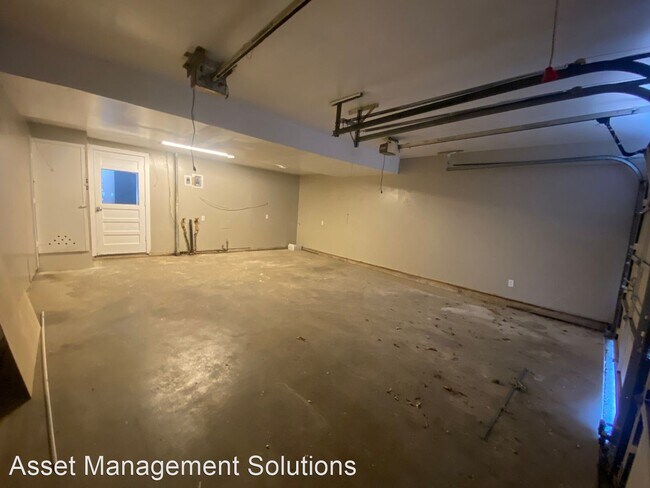 Building Photo - 7 br, 3.5 bath House - 2624 SW 57th St