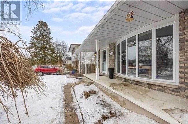 Building Photo - 653 Fleet St