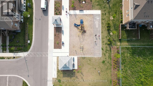 Building Photo - 114 Laguna Vlg Cres