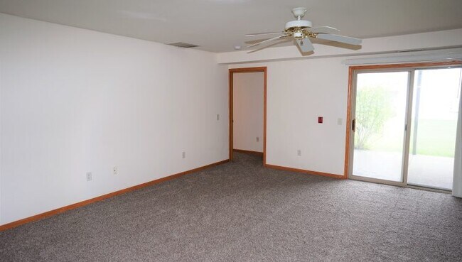 Foto del edificio - 391 Country Clover Dr