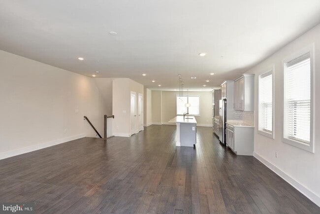 Building Photo - 44858 Tiverton Sq
