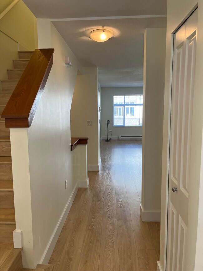 Building Photo - 16233 83 Av