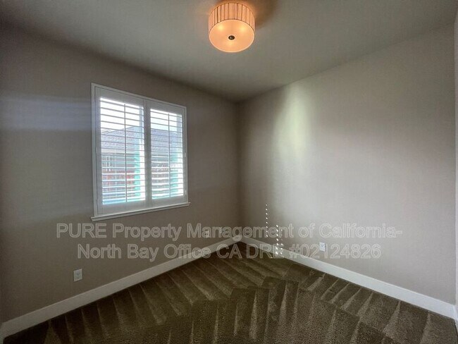 Foto del edificio - 3681 Hemlock St