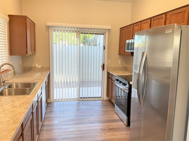 Building Photo - 5029 W Kerry Ln