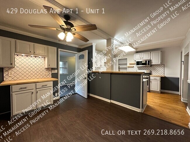 Foto del edificio - 429 Douglas Ave