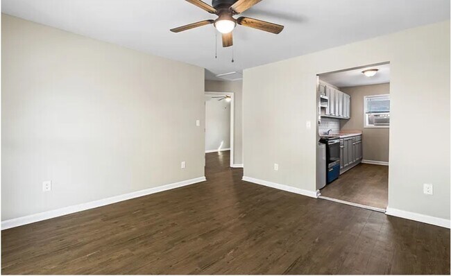 Building Photo - 1802 14th Ct N