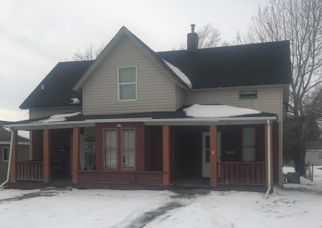 Building Photo - 625 14th Ave