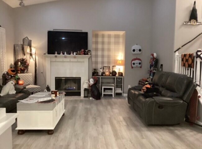 Building Photo - 928 Bello Rd