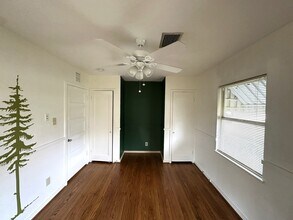 Building Photo - 903 Lamonte Ln