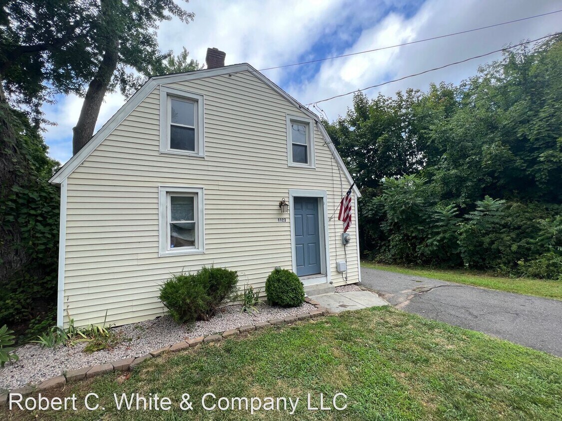 Primary Photo - 2 br, 1.5 bath House - *1123 Sullivan Avenue