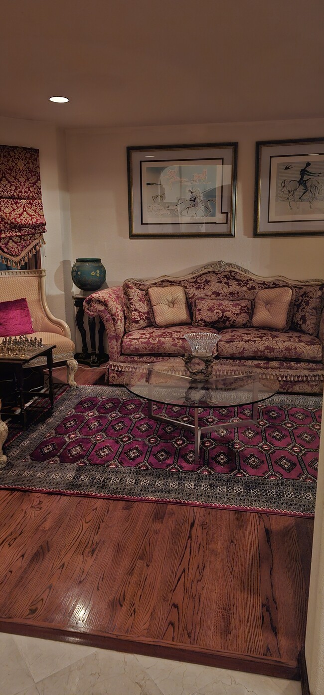 Formal Room - 405 Chenab Ct