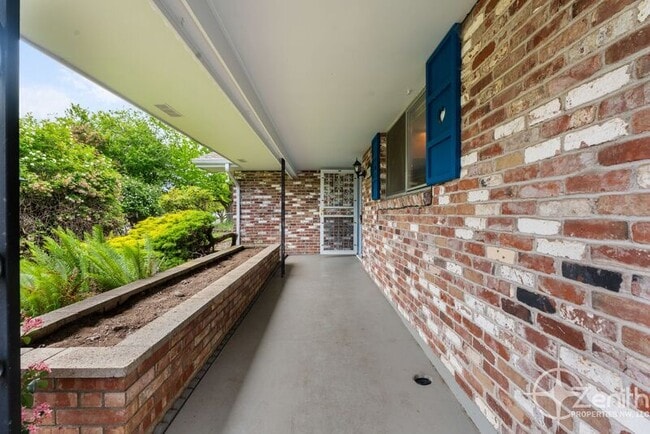 Building Photo - 6509 Louisiana Dr